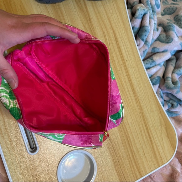 Lilly Pulitzer makeup bag - Picture 2 of 2